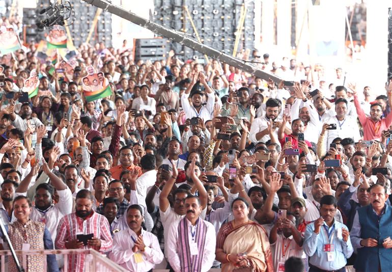 Gathering at the foundation stone laying and inauguration of multiple development projects at Jharsuguda, in Odisha on September 27, 2025. PM addressing on the occasion.