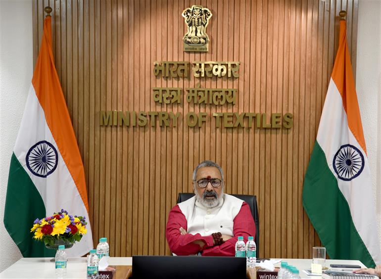 The Union Minister of Textiles, Shri Giriraj Singh lead the ‘Swachhata Hi Seva campaign’ as well as met the sanitation workers during the campaign at Udyog Bhawan, in New Delhi on September 30, 2025. Senior officers of the Ministry are also joined the occasion.