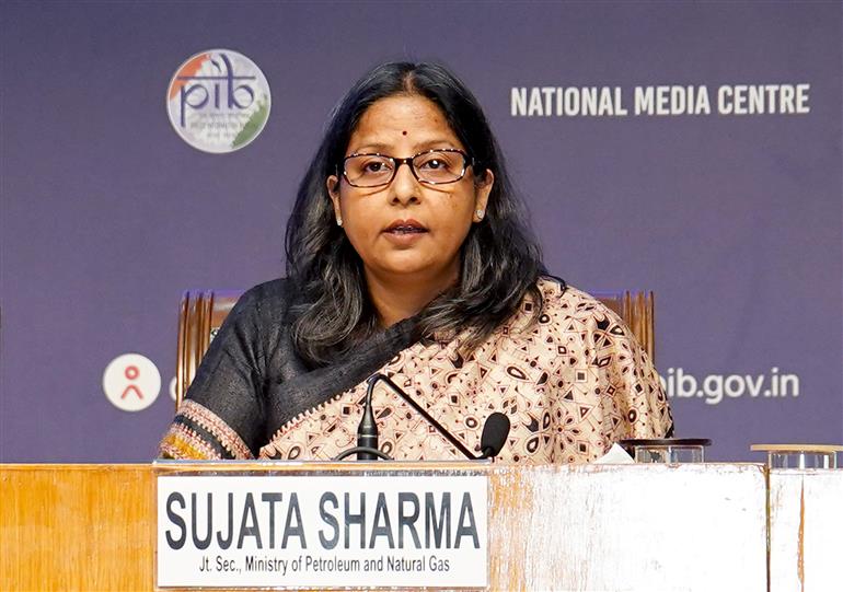 The Joint Secretary, Ministry of Petroleum & Natural Gas (MoP&NG), Ms. Sujata Sharma addressing at the Inter - Ministerial Briefing on Recent Developments in West Asia at National Media Centre, in New Delhi on April 06, 2026.