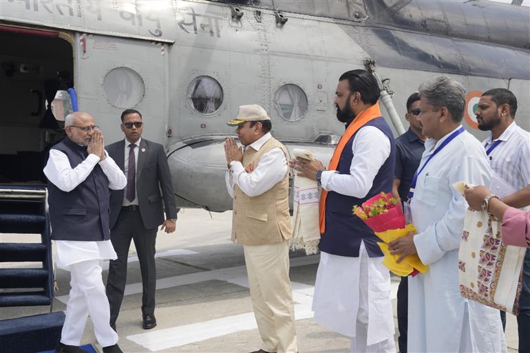 The Vice-President of India, Shri C. P. Radhakrishnan arrived in Motihari, Bihar and was warmly received by the Governor of Bihar, Lt Gen Syed Ata Hasnain (Retd.); Deputy Chief Minister of Bihar, Shri Samrat Chaudhary and other dignitaries, on April 04, 2026.
