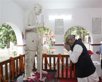 उपराष्ट्रपति श्री सी. पी. राधाकृष्णन ने 4 अप्रैल, 2026 को बिहार के पश्चिम चंपारण स्थित भितिहरवा गांधी आश्रम का दौरा किया।