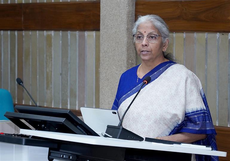 केंद्रीय वित्त और कॉर्पोरेट मामलों की मंत्री श्रीमती निर्मला सीतारमण, 6 अप्रैल, 2026 को नई दिल्ली में स्वर्ण जयंती समारोह को संबोधित करती हुईं।