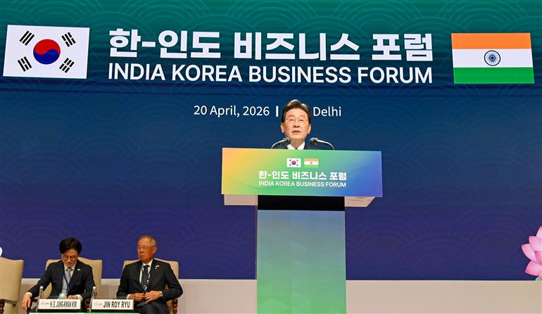 कोरिया गणराज्य के राष्ट्रपति श्री ली जे म्युंग 20 अप्रैल, 2026 को नई दिल्ली में भारत-कोरिया व्यापार मंच को संबोधित करते हुए।