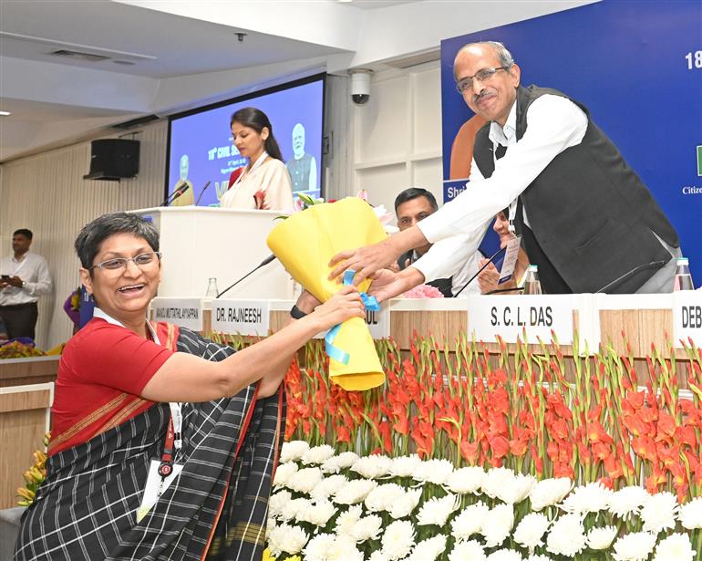 सूक्ष्म, लघु एवं मध्यम उद्यम मंत्रालय के सचिव श्री एस.सी.एल. दास का 21 अप्रैल, 2026 को नई दिल्ली में आयोजित 18वें सिविल सेवा दिवस समारोह में स्वागत किया गया।