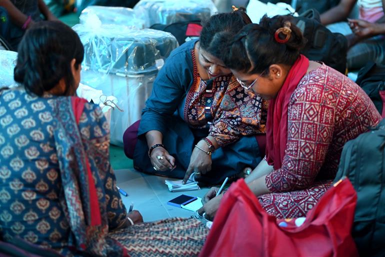 22 अप्रैल, 2026 को पश्चिम बंगाल के मुर्शिदाबाद स्थित बहरामपुर में पश्चिम बंगाल विधानसभा चुनाव 2026 के पहले चरण की तैयारियों की झलकियां।