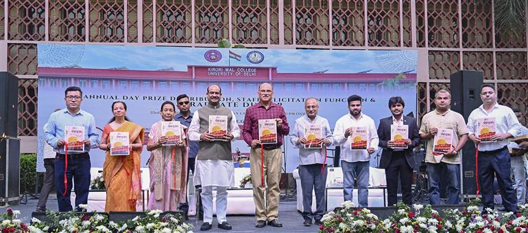 लोकसभा अध्यक्ष श्री ओम बिरला 23 अप्रैल, 2026 को नई दिल्ली स्थित किरोड़ीमल कॉलेज के वार्षिक दिवस समारोह में शामिल हुए।