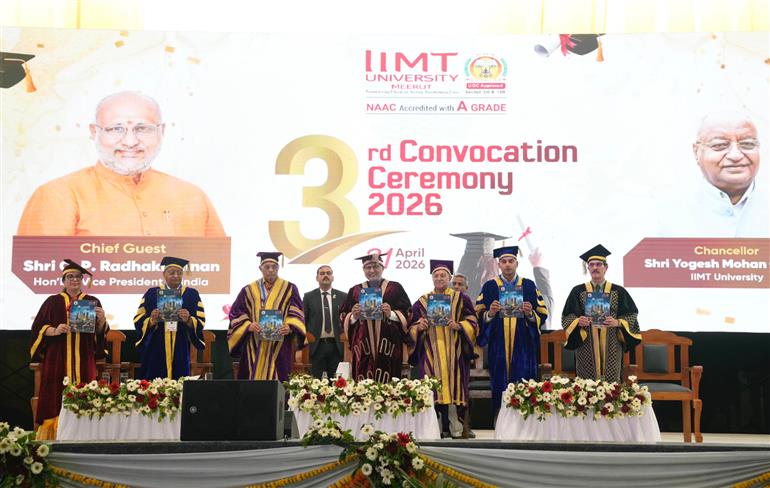 उपराष्ट्रपति श्री सी.पी. राधाकृष्णन 21 अप्रैल, 2026 को उत्तर प्रदेश के मेरठ स्थित आईआईएमटी विश्वविद्यालय के तीसरे दीक्षांत समारोह में शामिल हुए।