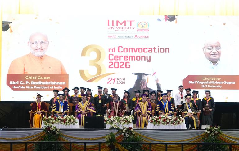 उपराष्ट्रपति श्री सी.पी. राधाकृष्णन 21 अप्रैल, 2026 को उत्तर प्रदेश के मेरठ स्थित आईआईएमटी विश्वविद्यालय के तीसरे दीक्षांत समारोह में शामिल हुए।