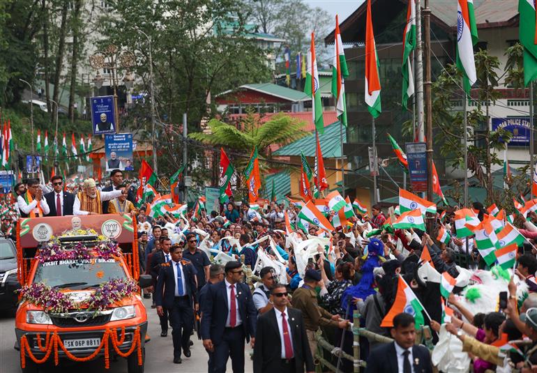 प्रधानमंत्री श्री नरेन्द्र मोदी का 27 अप्रैल, 2026 को सिक्किम के गंगटोक पहुंचने पर लोगों ने उत्साह के साथ स्वागत किया।
