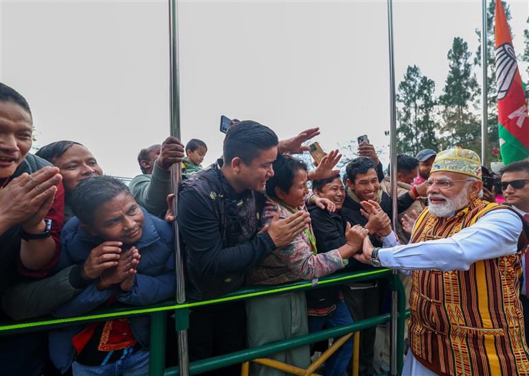 प्रधानमंत्री श्री नरेन्द्र मोदी का 27 अप्रैल, 2026 को सिक्किम के गंगटोक पहुंचने पर लोगों ने उत्साह के साथ स्वागत किया।