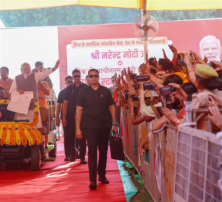 प्रधानमंत्री श्री नरेन्द्र मोदी 28 अप्रैल, 2026 को उत्तर प्रदेश के वाराणसी में महिला सम्मेलन में शामिल हुए।