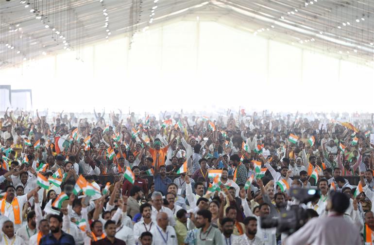 प्रधानमंत्री श्री नरेन्द्र मोदी ने 1 अगस्त 2026 को आंध्र प्रदेश के भोगापुरम में विभिन्न परियोजनाओं के शिलान्यास एवं उद्घाटन कार्यक्रम में हिस्सा लिया और इस अवसर पर संबोधित किया।