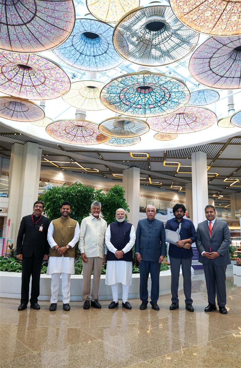 प्रधानमंत्री श्री नरेन्द्र मोदी ने 1 अगस्त 2026 को आंध्र प्रदेश के भोगापुरम स्थित अल्लूरी सीताराम राजू अंतरराष्ट्रीय हवाई अड्डे के यात्री टर्मिनल भवन का उद्घाटन किया और उसका अवलोकन किया।