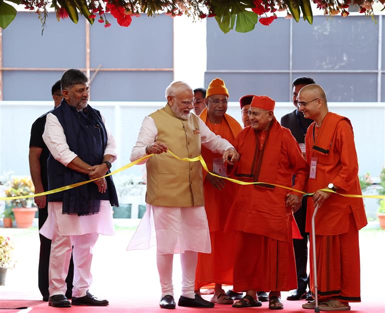 प्रधानमंत्री श्री नरेन्द्र मोदी ने कर्नाटक के मैसूर में 1 अगस्त 2026 को स्वामी विवेकानंद सांस्कृतिक युवा केंद्र-विवेक स्मारक, श्री रामकृष्ण आश्रम का उद्घाटन किया।