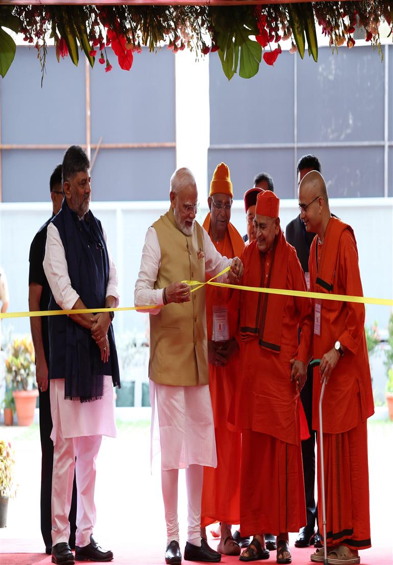 प्रधानमंत्री श्री नरेन्द्र मोदी ने कर्नाटक के मैसूर में 1 अगस्त 2026 को स्वामी विवेकानंद सांस्कृतिक युवा केंद्र-विवेक स्मारक, श्री रामकृष्ण आश्रम का उद्घाटन किया।