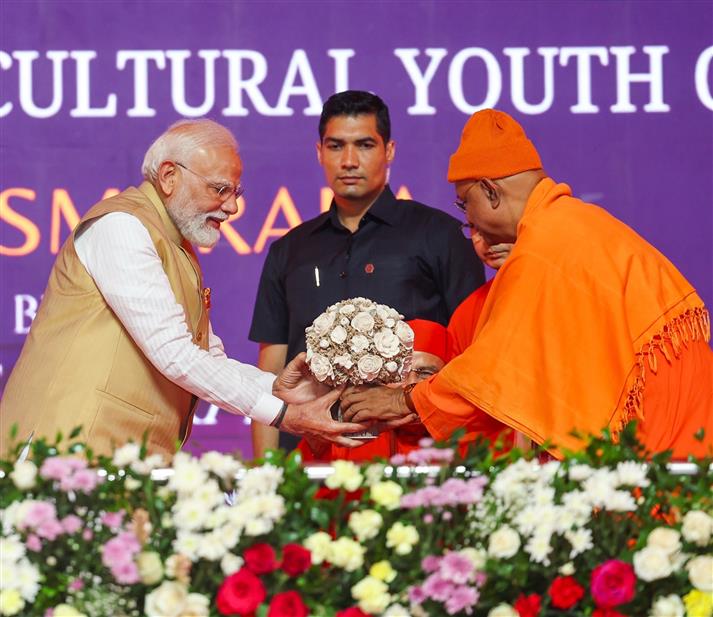 प्रधानमंत्री श्री नरेन्द्र मोदी ने कर्नाटक के मैसूर में 1 अगस्त 2026 को श्री रामकृष्ण आश्रम में स्वामी विवेकानंद सांस्कृतिक युवा केंद्र- विवेक स्मारक के उद्घाटन अवसर पर आयोजित कार्यक्रम में शिरकत की।
