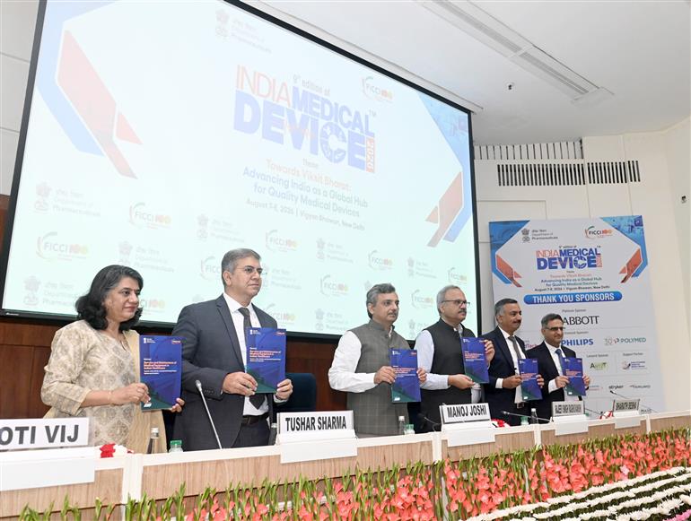 औषधि विभाग के सचिव श्री मनोज जोशी ने 7 अगस्त 2026 को नई दिल्ली स्थित विज्ञान भवन में आयोजित  'इंडिया मेडिकल डिवाइसेस 2026' कार्यक्रम के 9वें संस्करण में शिरकत की।