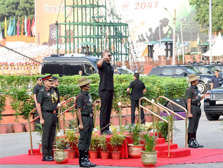 13 अगस्त, 2026 को दिल्ली के लाल किले में 80वें स्वतंत्रता दिवस समारोह की फुल ड्रेस रिहर्सल की झलकियाँ।