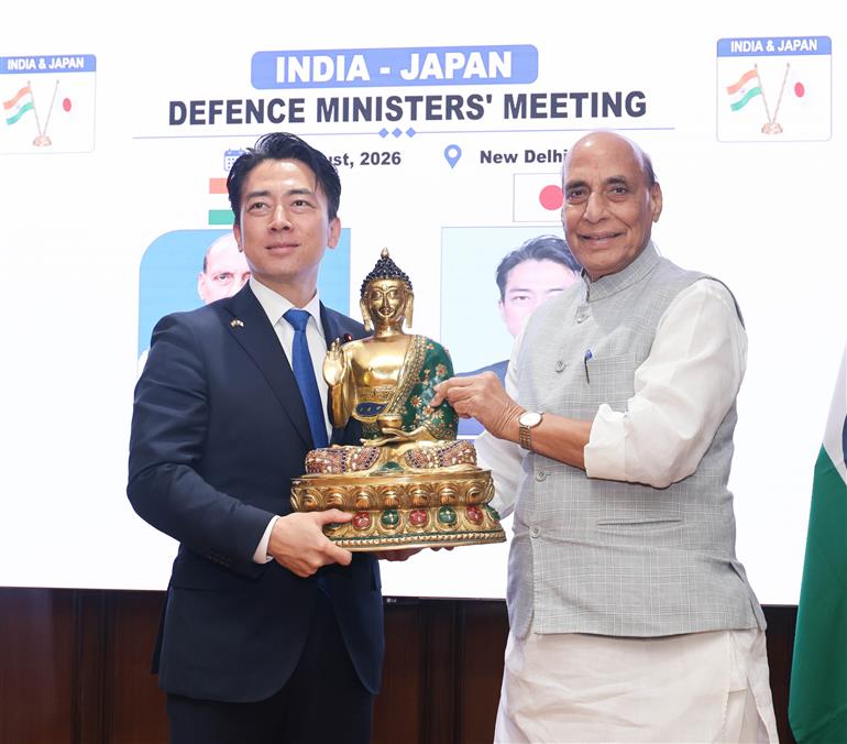 20 अगस्त 2026 को नई दिल्ली के मानेकशॉ सेंटर में केंद्रीय रक्षा मंत्री श्री राजनाथ सिंह और जापान के रक्षा मंत्री श्री शिंजिरो कोइज़ुमी के बीच हुई द्विपक्षीय बैठक की झलकियां।
