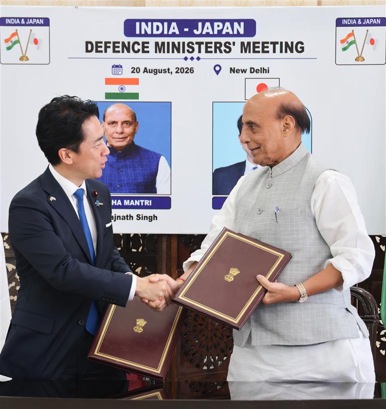 20 अगस्त 2026 को नई दिल्ली के मानेकशॉ सेंटर में केंद्रीय रक्षा मंत्री श्री राजनाथ सिंह और जापान के रक्षा मंत्री श्री शिंजिरो कोइज़ुमी के बीच हुई द्विपक्षीय बैठक की झलकियां।