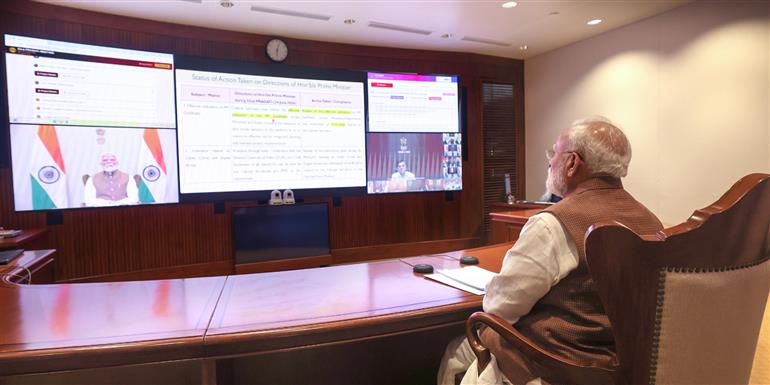 प्रधानमंत्री श्री नरेन्द्र मोदी 25 अगस्त, 2026 को नई दिल्ली में सेवा तीर्थ में प्रगति की 53वीं बैठक की अध्यक्षता करते हुए।