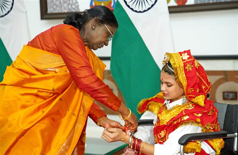 The President of India, Smt. Droupadi Murmu celebrates the festival of ‘Raksha Bandhan’ with children and students of various schools and organizations at Rashtrapati Bhavan, in New Delhi on August 28, 2026.