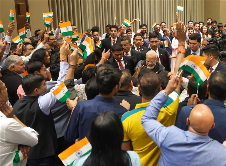 प्रधानमंत्री श्री नरेन्द्र मोदी का 29 अगस्त 2026 को उज्बेकिस्तान के ताशकंद में भारतीय समुदाय ने भव्य स्वागत किया।