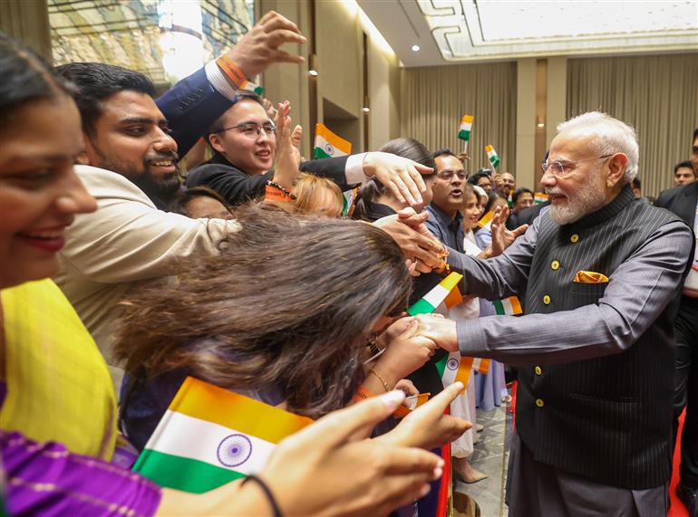 प्रधानमंत्री श्री नरेन्द्र मोदी का 29 अगस्त 2026 को उज्बेकिस्तान के ताशकंद में भारतीय समुदाय ने भव्य स्वागत किया।
