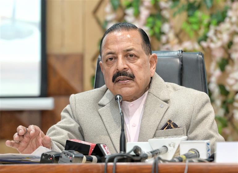 विज्ञान एवं प्रौद्योगिकी (स्वतंत्र प्रभार), पृथ्वी विज्ञान (स्वतंत्र प्रभार), प्रधानमंत्री कार्यालय, कार्मिक, लोक शिकायत एवं पेंशन, परमाणु ऊर्जा तथा अंतरिक्ष के राज्य मंत्री डॉ. जितेंद्र सिंह ने 2 फरवरी 2026 को नई दिल्ली स्थित अनुसंधान भवन में केंद्रीय बजट–2026 को लेकर आयोजित प्रेस वार्ता को संबोधित किया।