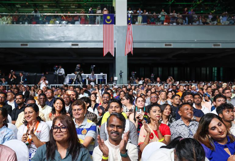 प्रधानमंत्री श्री नरेन्द्र मोदी ने 7 फरवरी 2026 को मलेशिया के कुआलालंपुर में भारतीय समुदाय द्वारा आयोजित कार्यक्रम में शिरकत की।:Prime Minister