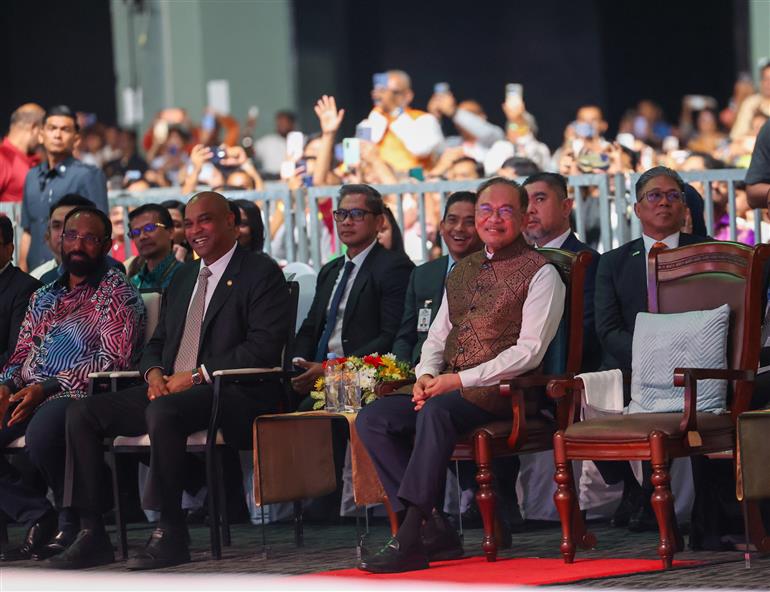 प्रधानमंत्री श्री नरेन्द्र मोदी ने 7 फरवरी 2026 को मलेशिया के कुआलालंपुर में भारतीय समुदाय द्वारा आयोजित कार्यक्रम में शिरकत की।:Prime Minister