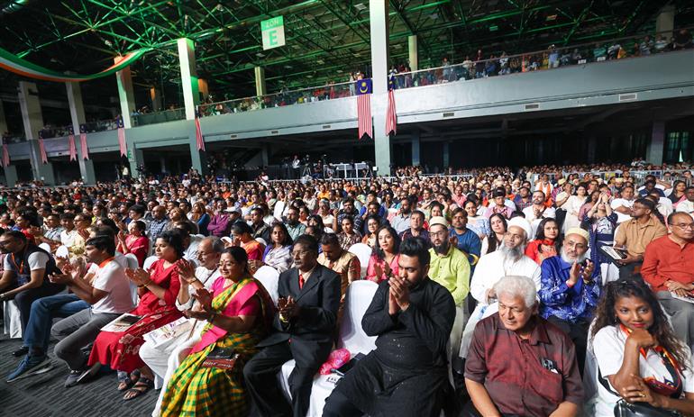 प्रधानमंत्री श्री नरेन्द्र मोदी ने 7 फरवरी 2026 को मलेशिया के कुआलालंपुर में भारतीय समुदाय द्वारा आयोजित कार्यक्रम में शिरकत की।:Prime Minister