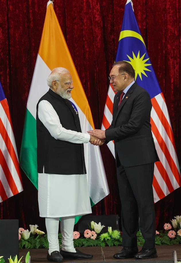 प्रधानमंत्री श्री नरेन्द्र मोदी और मलेशिया के प्रधानमंत्री श्री अनवर इब्राहिम की उपस्थिति में 8 फरवरी 2026 को मलेशिया के कुआलालंपुर में भारत और मलेशिया के बीच समझौता ज्ञापनों (एमओयू) का आदान-प्रदान किया गया।
:Prime Minister