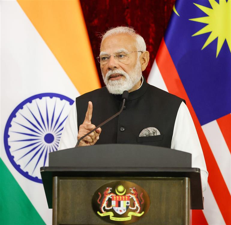 प्रधानमंत्री श्री नरेन्द्र मोदी 08 फरवरी, 2026 को मलेशिया के कुआलालंपुर में प्रेस मीट को संबोधित करते हुए।:Prime Minister