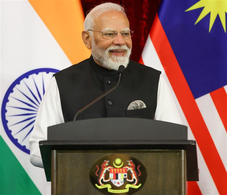 प्रधानमंत्री श्री नरेन्द्र मोदी 08 फरवरी, 2026 को मलेशिया के कुआलालंपुर में प्रेस मीट को संबोधित करते हुए।:Prime Minister