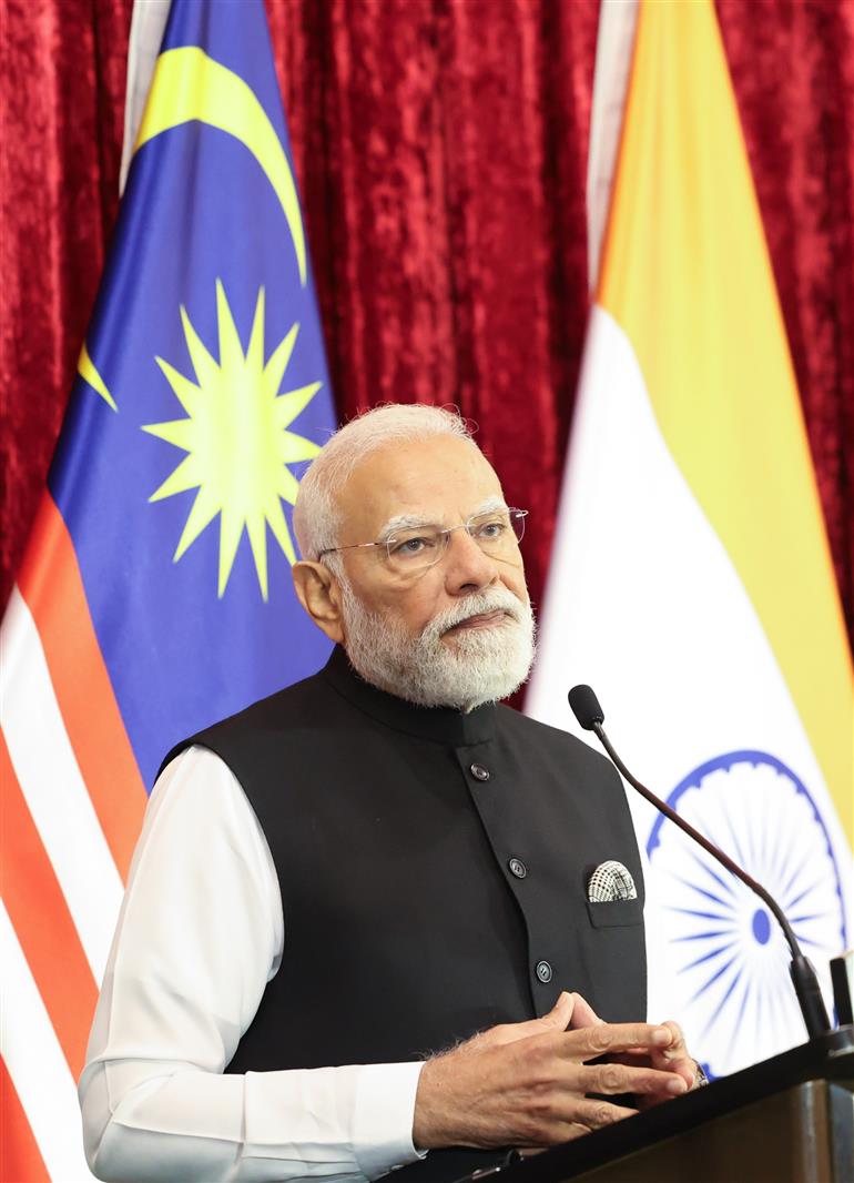 प्रधानमंत्री श्री नरेन्द्र मोदी 08 फरवरी, 2026 को मलेशिया के कुआलालंपुर में प्रेस मीट को संबोधित करते हुए।
