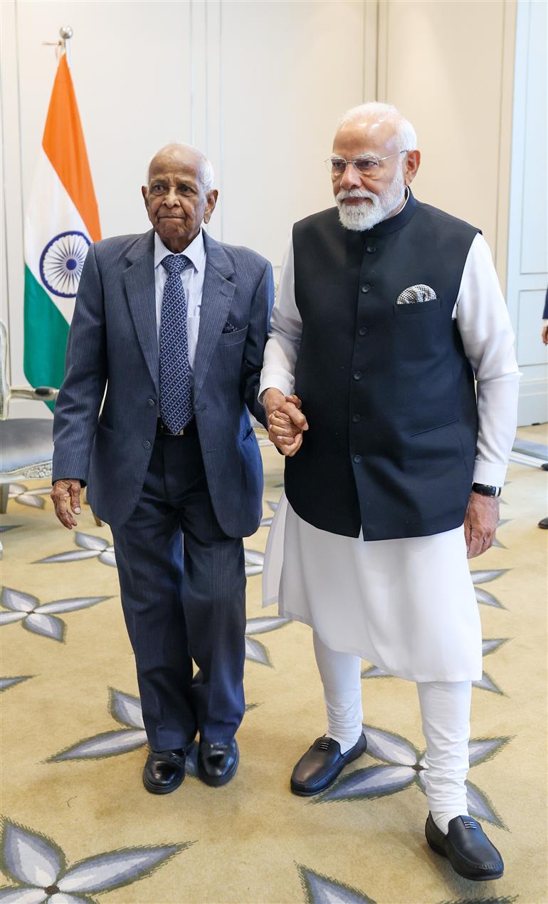 आईएनए के प्रमुख स्वतंत्रता सेनानी श्री जेयराज राजा राव ने 8 फरवरी 2026 को मलेशिया के कुआलालंपुर में प्रधानमंत्री श्री नरेन्द्र मोदी से मुलाकात की।