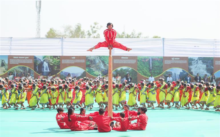 केंद्रीय गृह एवं सहकारिता मंत्री श्री अमित शाह ने 9 फ़रवरी 2026 को छत्तीसगढ़ के जगदलपुर में आयोजित ‘बस्तर पंडुम – 2026’ के समापन समारोह में मुख्य अतिथि के रूप में शिरकत की।
