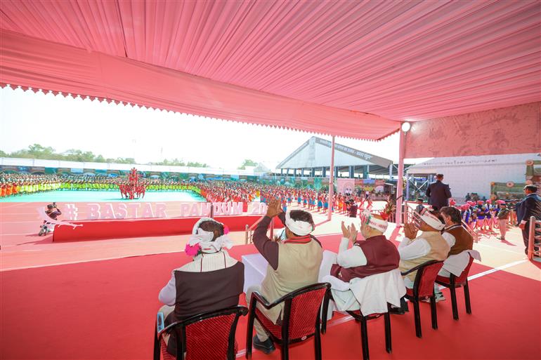 केंद्रीय गृह एवं सहकारिता मंत्री श्री अमित शाह ने 9 फ़रवरी 2026 को छत्तीसगढ़ के जगदलपुर में आयोजित ‘बस्तर पंडुम – 2026’ के समापन समारोह में मुख्य अतिथि के रूप में शिरकत की।