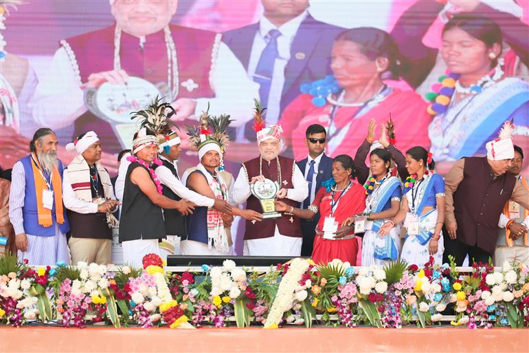 केंद्रीय गृह एवं सहकारिता मंत्री श्री अमित शाह ने 9 फ़रवरी 2026 को छत्तीसगढ़ के जगदलपुर में आयोजित ‘बस्तर पंडुम – 2026’ के समापन समारोह में मुख्य अतिथि के रूप में शिरकत की।