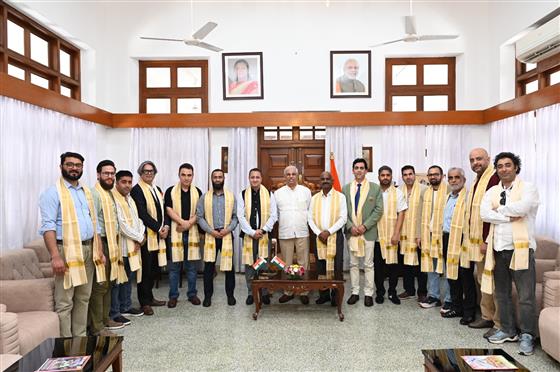 PIB Srinagar Press Tour: Media delegation from J&K calls on the Governor of Kerala. 