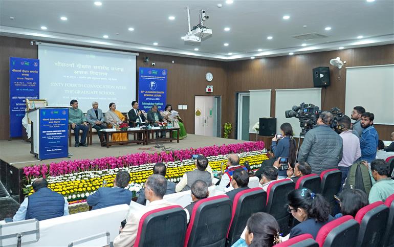 12 फरवरी 2026 को नई दिल्ली स्थित कृषि अभियांत्रिकी ऑडिटोरियम (आईसीएआर–आईएआरआई, पूसा परिसर) में आयोजित आईसीएआर–आईएआरआई के 64वें दीक्षांत समारोह के संबंध में आयोजित प्रेस कॉन्फ्रेंस की झलकियाँ।