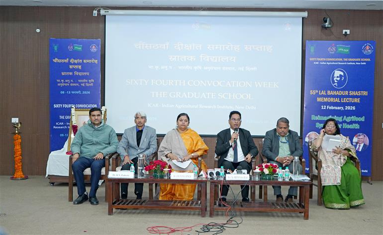 12 फरवरी 2026 को नई दिल्ली स्थित कृषि अभियांत्रिकी ऑडिटोरियम (आईसीएआर–आईएआरआई, पूसा परिसर) में आयोजित आईसीएआर–आईएआरआई के 64वें दीक्षांत समारोह के संबंध में आयोजित प्रेस कॉन्फ्रेंस की झलकियाँ।