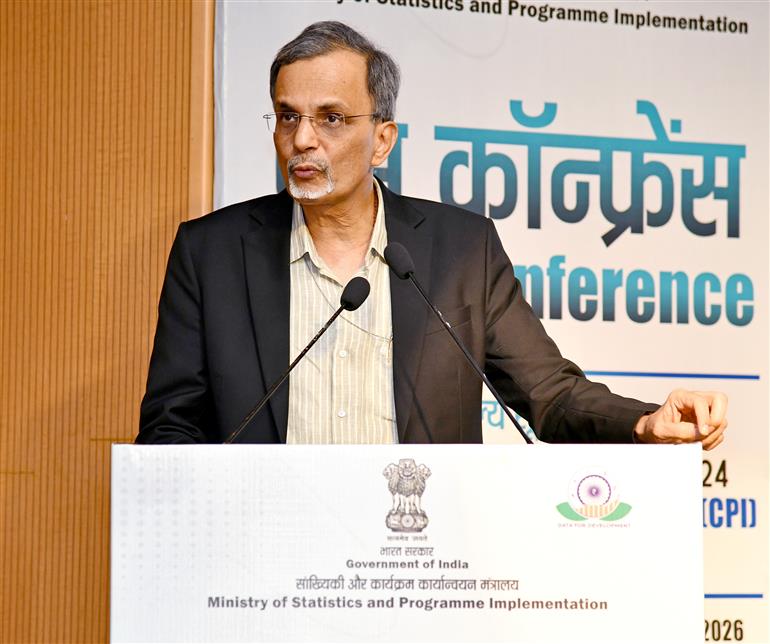 भारत सरकार के मुख्य आर्थिक सलाहकार डॉ. वी. अनंत नागेश्वरन ने 12 फ़रवरी 2026 को नई दिल्ली में उपभोक्ता मूल्य सूचकांक (सीबीआई) आंकड़े- आधार वर्ष 2024 जारी करने के संबंध में आयोजित प्रेस कॉन्फ्रेंस को संबोधित किया।