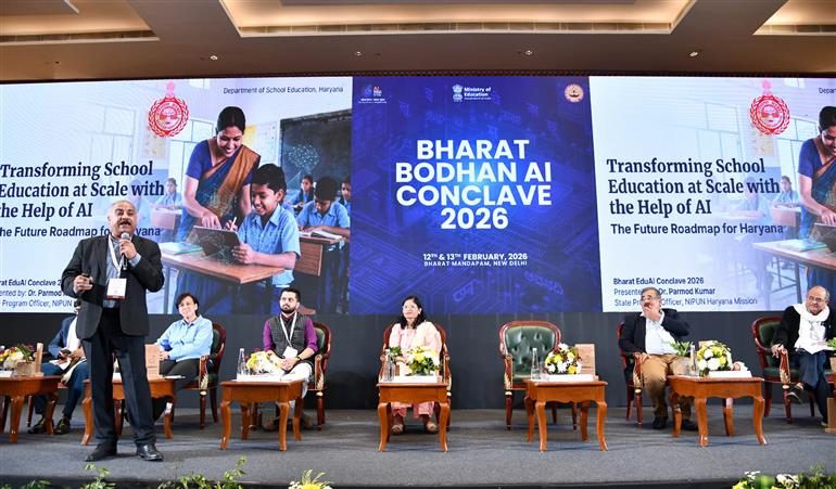 13 फरवरी 2026 को नई दिल्ली में शिक्षा मंत्रालय के तहत आयोजित ‘भारत बोधन एआई कॉन्क्लेव 2026’ से पहले आयोजित मीडिया राउंडटेबल संवाद की झलकियाँ।