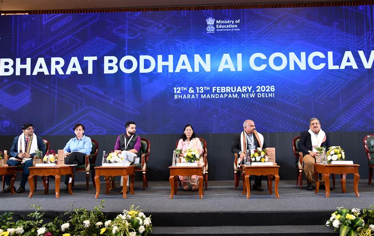 13 फरवरी 2026 को नई दिल्ली में शिक्षा मंत्रालय के तहत आयोजित ‘भारत बोधन एआई कॉन्क्लेव 2026’ से पहले आयोजित मीडिया राउंडटेबल संवाद की झलकियाँ।