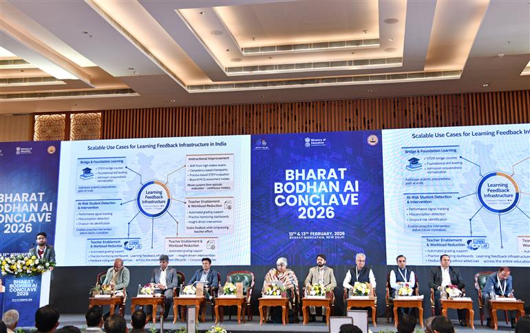 13 फरवरी 2026 को नई दिल्ली में शिक्षा मंत्रालय के तहत आयोजित ‘भारत बोधन एआई कॉन्क्लेव 2026’ से पहले आयोजित मीडिया राउंडटेबल संवाद की झलकियाँ।
