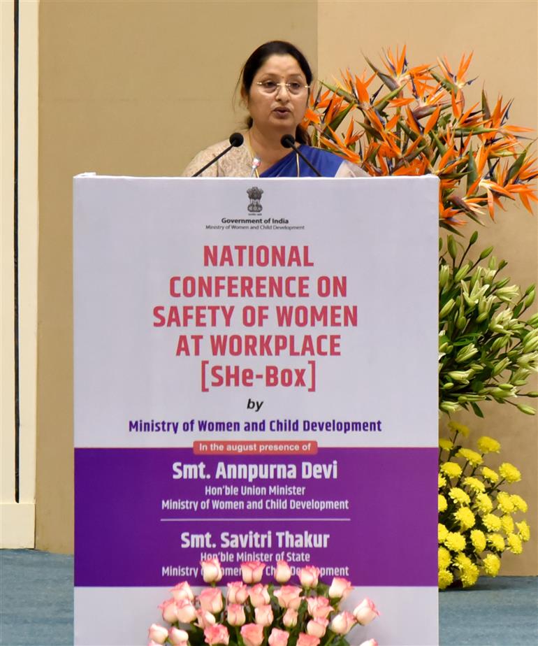 केंद्रीय महिला एवं बाल विकास मंत्री श्रीमती अन्नपूर्णा देवी ने 14 फरवरी 2026 को नई दिल्ली के विज्ञान भवन में महिला एवं बाल विकास मंत्रालय द्वारा आयोजित ‘कार्यस्थल पर महिलाओं की सुरक्षा (SHe-Box)’ विषयक राष्ट्रीय सम्मेलन को संबोधित किया।