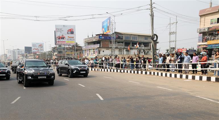 प्रधानमंत्री श्री नरेन्द्र मोदी का 14 फरवरी 2026 को असम के गुवाहाटी पहुंचने पर लोगों द्वारा गर्मजोशी से स्वागत किया गया।