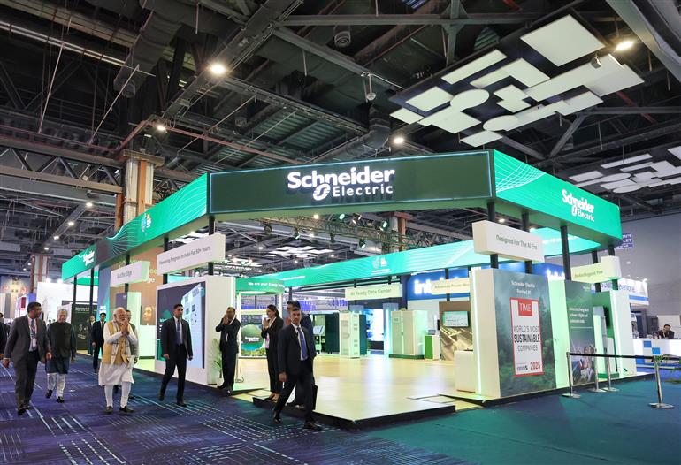 प्रधानमंत्री श्री नरेन्द्र मोदी 16 फरवरी, 2026 को नई दिल्ली स्थित भारत मंडपम में आयोजित इंडिया एआई इम्पैक्ट एक्सपो 2026 के उद्घाटन में शामिल हुए।:Prime Minister